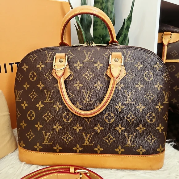 🔥Authentic 🔥 Louis Vuitton Alma Pm - Picture 9 of 16
